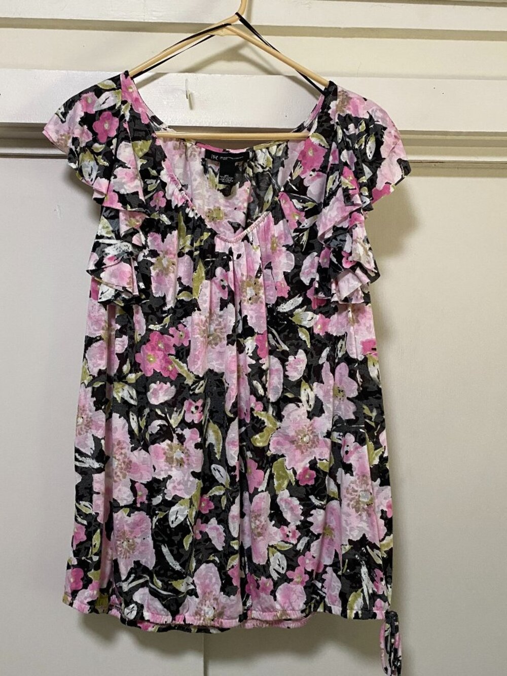 INC, International Concepts, ruffle sleeve, black & pink floral blouse, size 2X